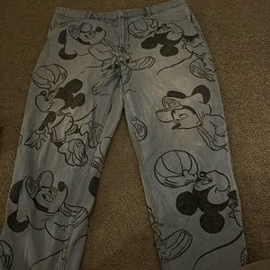 These H&M athlete basketball Mickey jeans are super cute!